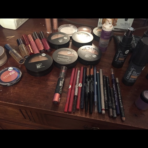 Makeup & SkinCare Bundle - Picture 3 of 8
